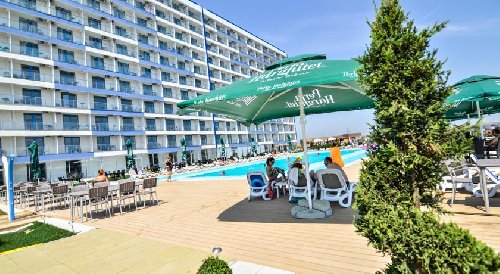 Blaxy Premium Resort
